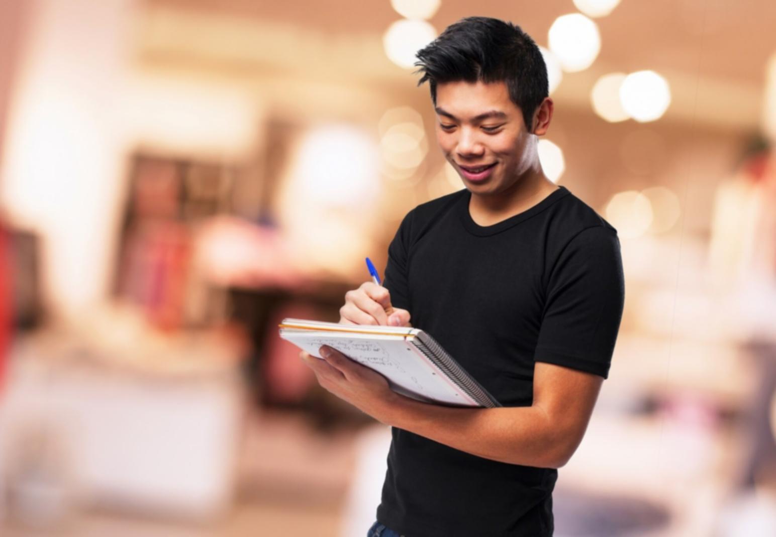 Travail en groupe lors d'un atelier de prévisions financières